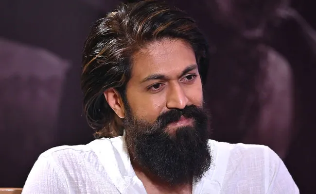 Yash: తమిళ స్టార్ డైరెక్టర్‌కు గ్రీన్ సిగ్నల్ ఇచ్చిన యశ్..