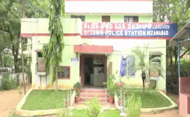 Nizamabad: జువైనల్ హోమ్ నుంచి బాల నేరస్తులు పరారీ.. ఆ అయిదుగురి కోసం గాలింపు.. Nizamabad: జువైనల్ హోమ్ నుంచి బాల నేరస్తులు పరారీ.. ఆ అయిదుగురి కోసం గాలింపు..
