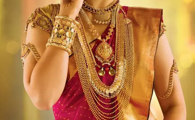 Gold and Silver Rates Today : పెరిగిన బంగారం, తగ్గిన వెండి ధరలు.. ఈ రోజు మార్కెట్లో ఈ విధంగా..