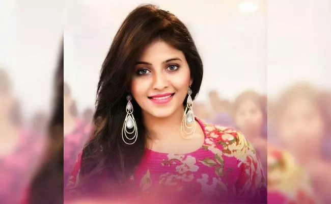 Anjali: మరో స్పెషల్ సాంగ్లో తెలుగమ్మాయి.. యంగ్ హీరోతో స్టెప్పులు.. Anjali: మరో స్పెషల్ సాంగ్లో తెలుగమ్మాయి.. యంగ్ హీరోతో స్టెప్పులు..