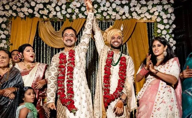Gay Couple Marriage : అగ్ని సాక్షిగా స్వలింగ సంపర్కుల వివాహం