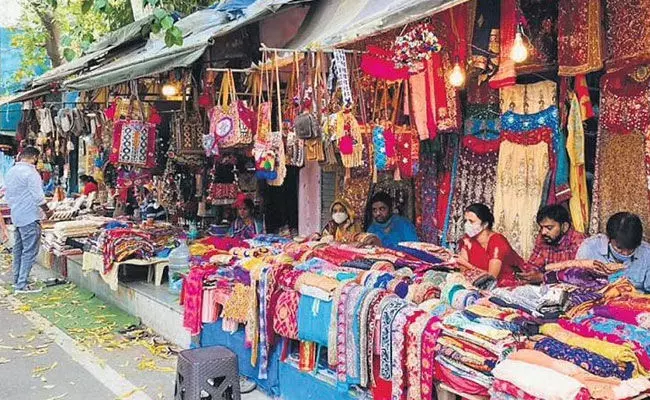 Delhi shopping Festival: అతిపెద్ద షాపింగ్ ఫెస్టివల్.. కస్టమర్లకు డిస్కౌంట్ల పండగ Delhi shopping Festival: అతిపెద్ద షాపింగ్ ఫెస్టివల్.. కస్టమర్లకు డిస్కౌంట్ల పండగ
