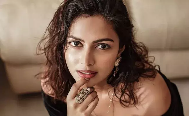 Amala Paul: రెండో పెళ్లిపై అమలాపాల్ ఆసక్తికర వ్యాఖ్యలు.. ఇప్పుడే చెప్పలేను! Amala Paul: రెండో పెళ్లిపై అమలాపాల్ ఆసక్తికర వ్యాఖ్యలు.. ఇప్పుడే చెప్పలేను!