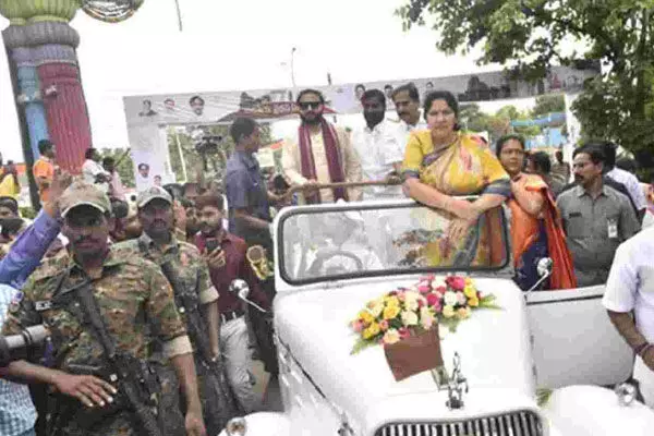 Kakatiyas In Warangal : పోరుగడ్డపై అడుగుపెట్టిన 22వ కాకతీయుడు Kakatiyas In Warangal : పోరుగడ్డపై అడుగుపెట్టిన 22వ కాకతీయుడు