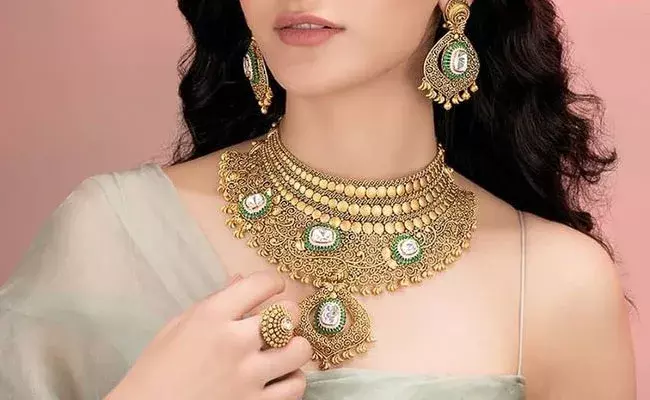 Gold and Silver Rates Today: స్థిరంగా బంగారం, వెండి ధరలు..