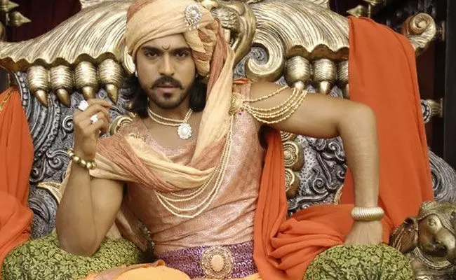 Ram Charan: మహారాజు పాత్రలో రామ్ చరణ్.. ఆ బాలీవుడ్ హీరోను కాదని.. Ram Charan: మహారాజు పాత్రలో రామ్ చరణ్.. ఆ బాలీవుడ్ హీరోను కాదని..