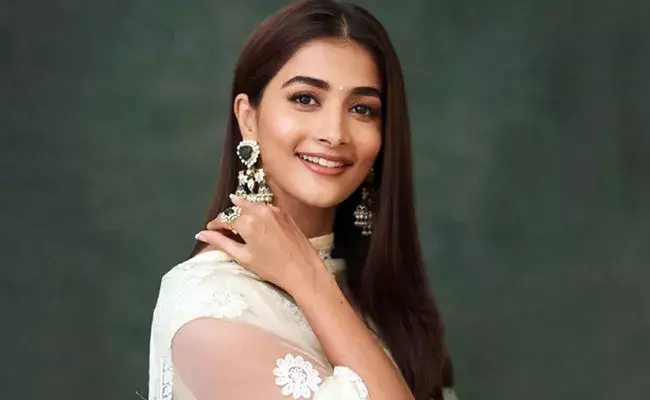Pooja Hegde: నెలరోజుల పాటు అన్నింటికీ దూరంగా పూజా హెగ్డే.. ఇన్స్టాలో పోస్ట్.. Pooja Hegde: నెలరోజుల పాటు అన్నింటికీ దూరంగా పూజా హెగ్డే.. ఇన్స్టాలో పోస్ట్..