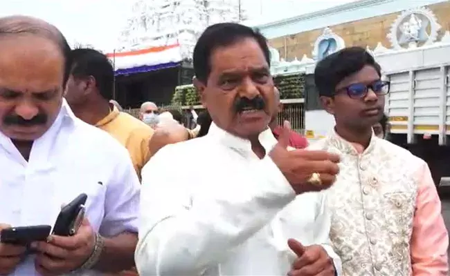 Narayana Swamy: మీడియాపై డిప్యూటీ సీఎం ఫైర్.. వైసీపీ ప్లీనరీ గురించి అడిగినందుకు.. Narayana Swamy: మీడియాపై డిప్యూటీ సీఎం ఫైర్.. వైసీపీ ప్లీనరీ గురించి అడిగినందుకు..