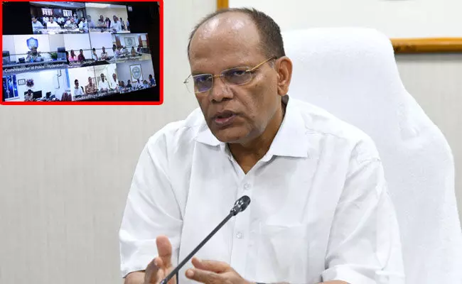 Telangana Rains: భారీ వర్షాలతో అప్రమత్తమైన తెలంగాణ ప్రభుత్వం.. సీఎస్ సమీక్ష.. Telangana Rains: భారీ వర్షాలతో అప్రమత్తమైన తెలంగాణ ప్రభుత్వం.. సీఎస్ సమీక్ష..