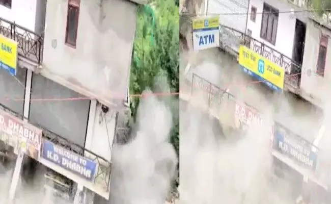 Himachal Pradesh: భారీ వర్షాలతో కుప్పకూలిన 4 అంతస్తుల భవనం.. వీడియో వైరల్.. Himachal Pradesh: భారీ వర్షాలతో కుప్పకూలిన 4 అంతస్తుల భవనం.. వీడియో వైరల్..