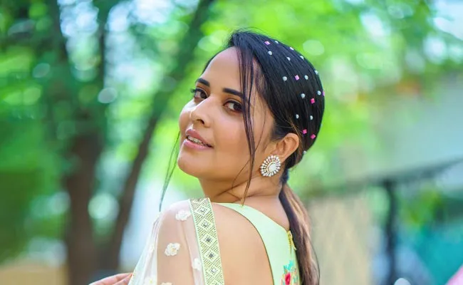 Anasuya Bharadwaj : అనసూయ అందాలు అదరహో ! Anasuya Bharadwaj : అనసూయ అందాలు అదరహో !