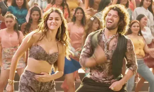 Akdi Pakdi Song : అకడి పకడి సాంగ్ రిలీజ్.. జోష్‌ పర్ఫామెన్స్‌తో అనన్య విజయ్