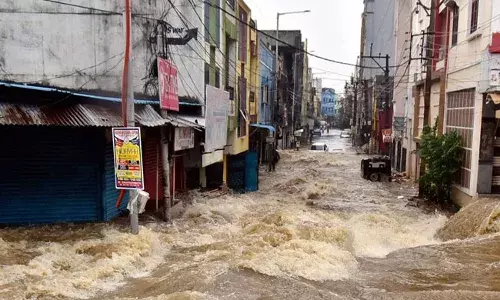 Telangana Rains : జలదిగ్బంధంలో తెలంగాణ గ్రామాలు