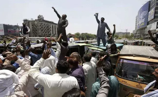 Pakistan Crisis : శ్రీలంక పరిస్థితే పాక్‌లో పుట్టుకురానుందా..?