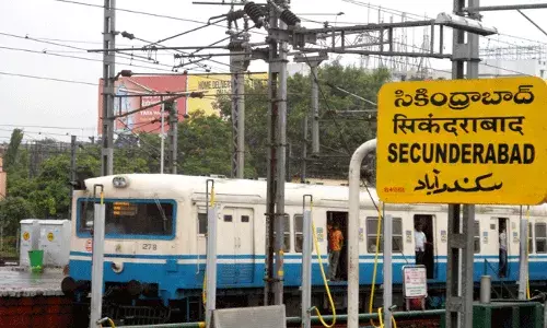 Hyderabad : హైదరాబాద్‌లో ఎంఎంటీఎస్ సర్వీసులు రద్దు..