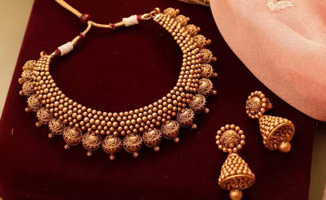 Gold and Silver Rates Today : భారీగా పెరిగిన బంగారం, స్వల్పంగా పెరిగిన వెండి ధరలు.. Gold and Silver Rates Today : భారీగా పెరిగిన బంగారం, స్వల్పంగా పెరిగిన వెండి ధరలు..