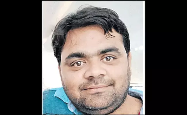 Hyderabad : నిత్య పెళ్లికొడుకు.. నకిలీ పేస్లిప్పులతో మహిళలకు వల.. Hyderabad : నిత్య పెళ్లికొడుకు.. నకిలీ పేస్లిప్పులతో మహిళలకు వల..