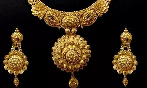 Gold Rates : నిన్నటితో పోలిస్తే రూ. 200 పెరిగిన బంగారం ధర.. స్వల్పంగా పెరిగిన వెండి ధరలు