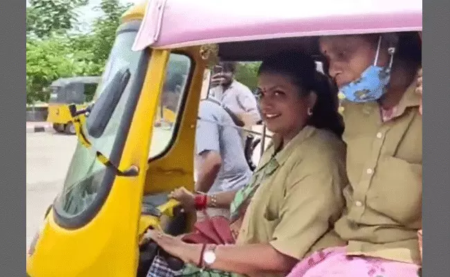 Minister Roja: ఆటోవాలా అవతారమెత్తిన మంత్రి రోజా.. Minister Roja: ఆటోవాలా అవతారమెత్తిన మంత్రి రోజా..