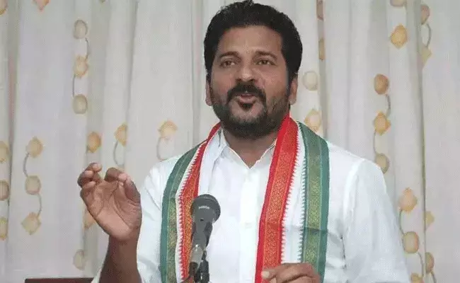 Revanth Reddy: పంట నష్టం జరగలేదని కేటీఆర్ చెప్పడం మూర్ఖత్వం: రేవంత్ రెడ్డి Revanth Reddy: పంట నష్టం జరగలేదని కేటీఆర్ చెప్పడం మూర్ఖత్వం: రేవంత్ రెడ్డి