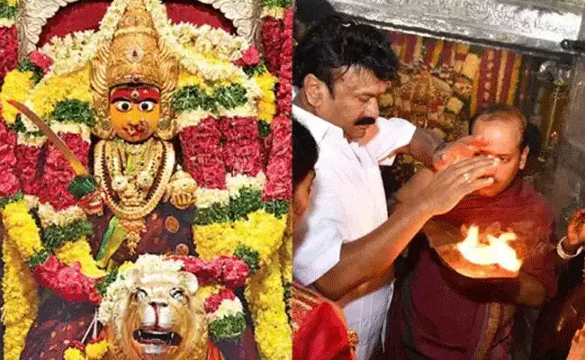 Bonalu : అంగరంగ వైభవంగా సికింద్రాబాద్ అమ్మవారి బోనాలు.. పోటెత్తిన భక్తులు Bonalu : అంగరంగ వైభవంగా సికింద్రాబాద్ అమ్మవారి బోనాలు.. పోటెత్తిన భక్తులు