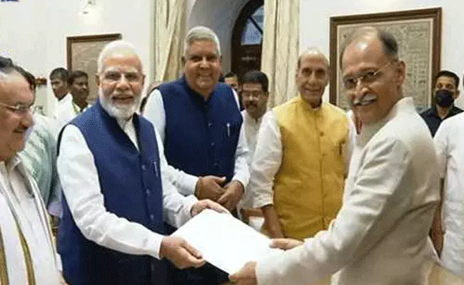 Jagdeep Dhankhar: ఎన్డీయే ఉప రాష్ట్రపతి అభ్యర్థిగా జగదీప్ ధన్కర్ నామినేషన్.. Jagdeep Dhankhar: ఎన్డీయే ఉప రాష్ట్రపతి అభ్యర్థిగా జగదీప్ ధన్కర్ నామినేషన్..