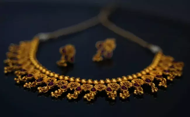 Gold and Silver Rates Today : స్థిరంగా బంగారం ధరలు.. స్వలంగా పెరిగిన వెండి.. Gold and Silver Rates Today : స్థిరంగా బంగారం ధరలు.. స్వలంగా పెరిగిన వెండి..