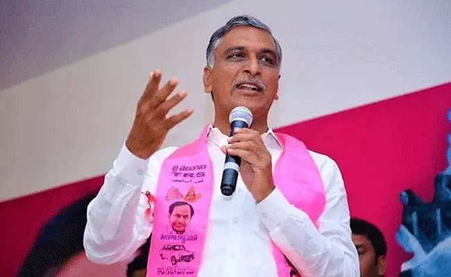 Harish Rao : కాంగ్రెస్, బీజేపీ బురద రాజకీయాలు చేస్తున్నాయి : హరీష్ రావు Harish Rao : కాంగ్రెస్, బీజేపీ బురద రాజకీయాలు చేస్తున్నాయి : హరీష్ రావు