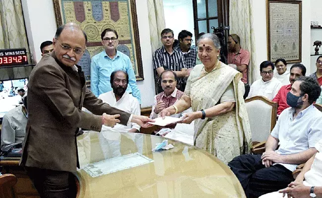 Margaret Alva: విపక్షాల ఉపరాష్ట్రపతి అభ్యర్థిగా మార్గరేట్ అల్వా నామినేషన్.. Margaret Alva: విపక్షాల ఉపరాష్ట్రపతి అభ్యర్థిగా మార్గరేట్ అల్వా నామినేషన్..