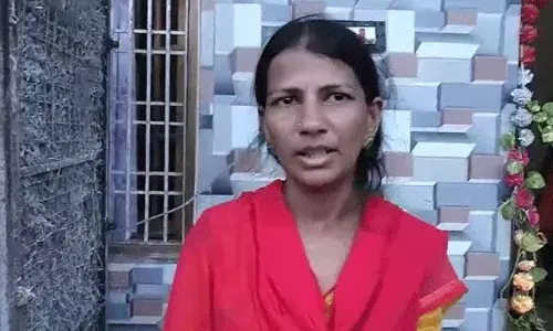 Komaram Bheem District: ఆర్ఎంపీ వైద్యుడే కీచకుడు.. 9 నెలల చిన్నారిని అమ్మేసి.. Komaram Bheem District: ఆర్ఎంపీ వైద్యుడే కీచకుడు.. 9 నెలల చిన్నారిని అమ్మేసి..