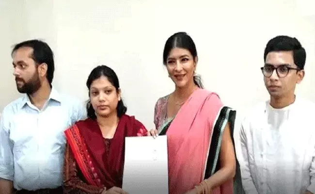 Lakshmi Manchu: మంచు లక్ష్మి దాతృత్వం.. 50 స్కూళ్లను దత్తత.. Lakshmi Manchu: మంచు లక్ష్మి దాతృత్వం.. 50 స్కూళ్లను దత్తత..