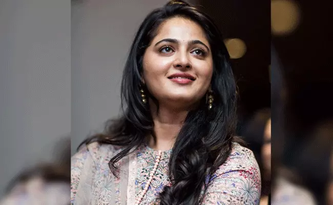 Anushka Shetty: ఇండస్ట్రీలో అనుష్కకు 17 ఏళ్లు.. స్పెషల్ పోస్ట్ షేర్.. Anushka Shetty: ఇండస్ట్రీలో అనుష్కకు 17 ఏళ్లు.. స్పెషల్ పోస్ట్ షేర్..