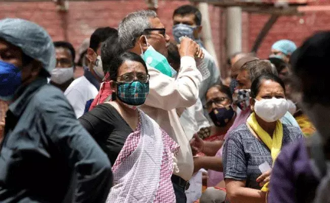 Corona India :  క్రమక్రమంగా పెరుగుతున్న కరోనా కేసులు.. Corona India :  క్రమక్రమంగా పెరుగుతున్న కరోనా కేసులు..