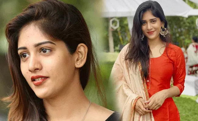 Chandini Chowdary: కలర్ ఫోటో హీరోయిన్ చాందినీ చౌదరీ బ్యాక్గ్రౌండ్.. Chandini Chowdary: కలర్ ఫోటో హీరోయిన్ చాందినీ చౌదరీ బ్యాక్గ్రౌండ్..