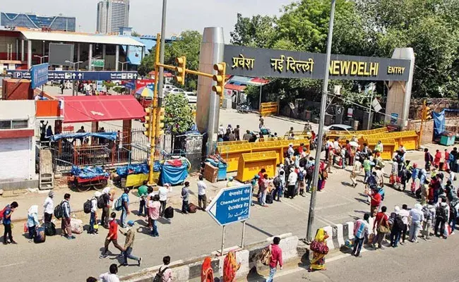 Crime News: ఢిల్లీ రైల్వే స్టేషన్‌లో ఘోరం.. మహిళపై ఉద్యోగులు అత్యాచారం..