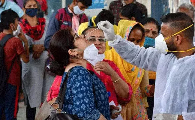 Corona India : ఆందోళన కలిగిస్తున్న పాజిటివిటీ రేటు.. 24 గంటల్లో 67 మంది మృతి.. Corona India : ఆందోళన కలిగిస్తున్న పాజిటివిటీ రేటు.. 24 గంటల్లో 67 మంది మృతి..