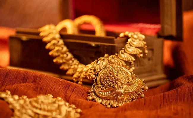 Gold and Silver Rates Today: మార్పు లేని బంగారం, వెండి ధరలు.. Gold and Silver Rates Today: మార్పు లేని బంగారం, వెండి ధరలు..