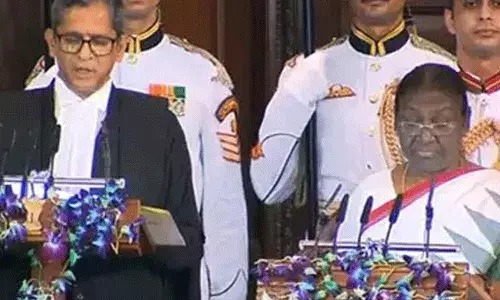 Draupadi Murmu: వైభవంగా ద్రౌపది ముర్ము ప్రమాణస్వీకారోత్సవం.. Draupadi Murmu: వైభవంగా ద్రౌపది ముర్ము ప్రమాణస్వీకారోత్సవం..