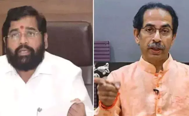 Maharashtra : మహారాష్ట్ర రాజకీయాల్లో మహా టర్న్.. శివసేన పార్టీ కోసం ఇరు వర్గాల పాకులాట.. Maharashtra : మహారాష్ట్ర రాజకీయాల్లో మహా టర్న్.. శివసేన పార్టీ కోసం ఇరు వర్గాల పాకులాట..