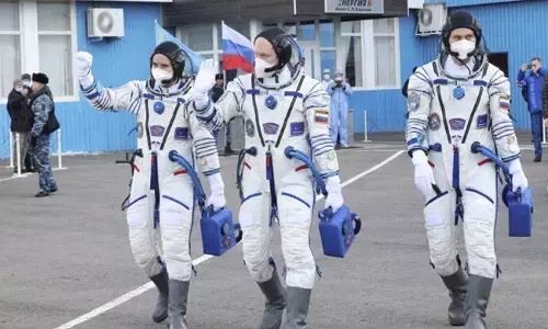 ISS Russia : అంతర్జాతీయ అంతరిక్ష కేంద్రం నుంచి రష్యా ఔట్.. కారణం అదే..