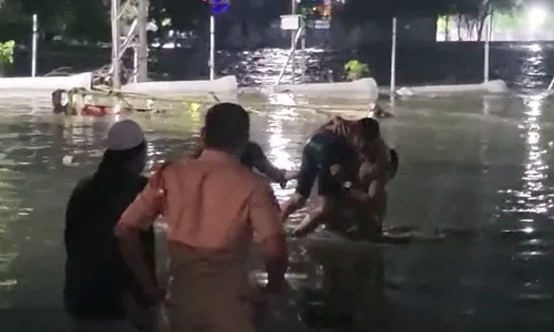 Police : పోలీస్ కాదు.. హీరో పోలీస్.. Police : పోలీస్ కాదు.. హీరో పోలీస్..
