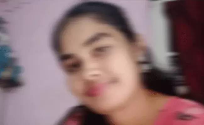 Gudiwada : బాలుడిని లోబర్చుకున్న వివాహిత.. గుడివాడ నుంచి హైదరాబాద్‌కు షిఫ్ట్..