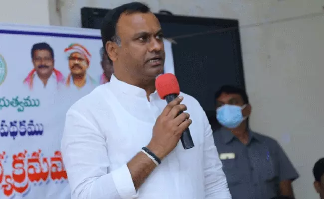 Komatireddy Rajagopal Reddy : కోమటిరెడ్డి రాజగోపాల్ రెడ్డిపై హై కమాండ్ సీరియస్.. Komatireddy Rajagopal Reddy : కోమటిరెడ్డి రాజగోపాల్ రెడ్డిపై హై కమాండ్ సీరియస్..