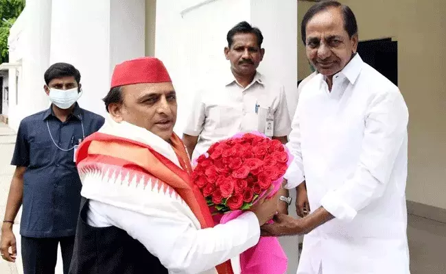 KCR : కేసీఆర్ ఢిల్లీ పర్యటన.. వాటిపైనే ఫోకస్ KCR : కేసీఆర్ ఢిల్లీ పర్యటన.. వాటిపైనే ఫోకస్