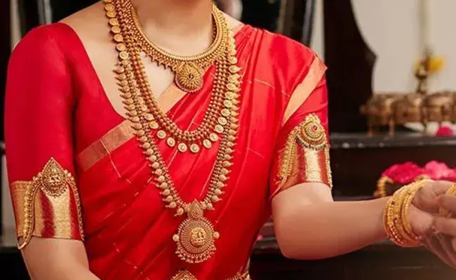 Gold and Silver Rates Today : స్థిరంగా బంగారం, భారీగా పెరిగిన వెండి ధరలు.. ఈ రోజు మార్కెట్లో..