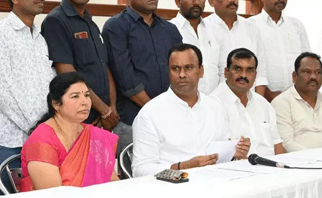 Rajagopal Reddy : పది పదిహేను రోజుల్లో యుద్ధం ప్రకటిస్తా : కోమటిరెడ్డి రాజగోపాల్ రెడ్డి