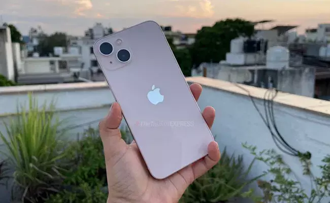 Apple iPhone 14 కోసం వేచి ఉండాలా లేదంటే iPhone 13 తీసుకోవచ్చా..