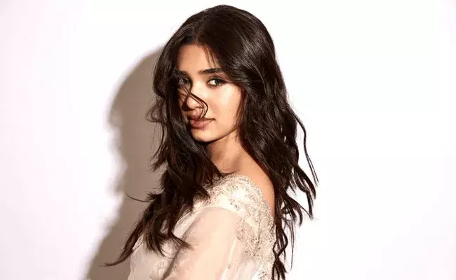 Krithi Shetty: కృతి శెట్టి సంచలన నిర్ణయం.. సర్జరీకి సిద్ధం..