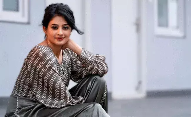 Priyamani: పుష్ప 2లో ప్రియమణి.. ఆ హీరోకు భార్యగా.. Priyamani: పుష్ప 2లో ప్రియమణి.. ఆ హీరోకు భార్యగా..
