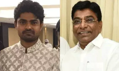 Nama Nageswara Rao: ఎంపీ కొడుకుపై దాడి.. కత్తితో బెదిరించి రూ.75 వేలు దోపిడీ.. Nama Nageswara Rao: ఎంపీ కొడుకుపై దాడి.. కత్తితో బెదిరించి రూ.75 వేలు దోపిడీ..